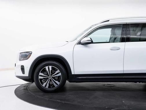 Polar White 2026 Mercedes-Benz GLB 250 4MATIC