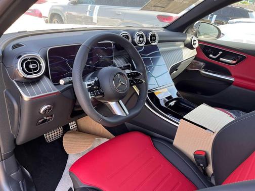 2025 Mercedes-Benz GLC 300 4MATIC