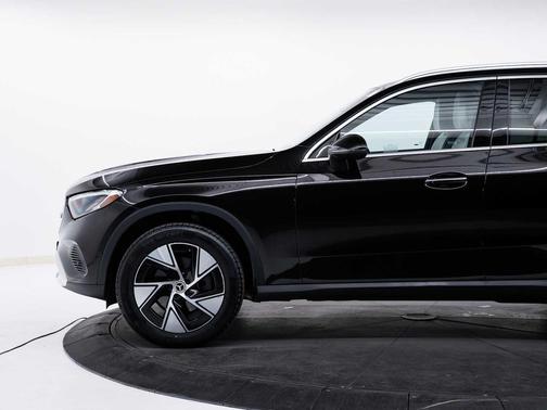 Black 2023 Mercedes-Benz GLC 300 4MATIC