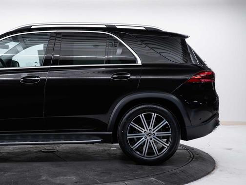 Obsidian Black Metallic 2026 Mercedes-Benz GLE 350 4MATIC