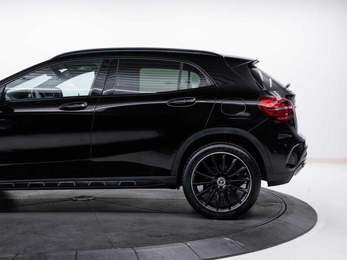Night Black 2019 Mercedes-Benz GLA 250 4MATIC