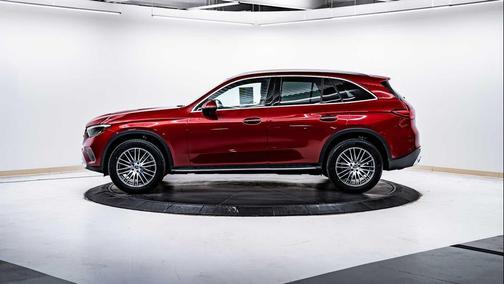 2025 Mercedes-Benz GLC 300 4MATIC