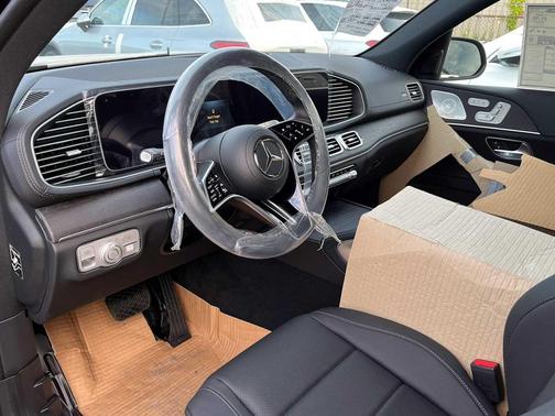 2025 Mercedes-Benz GLS 450 4MATIC