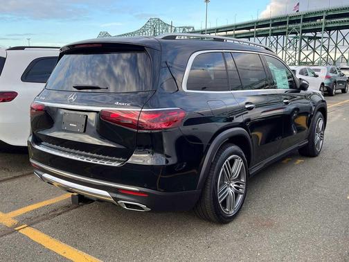 2025 Mercedes-Benz GLS 450 4MATIC