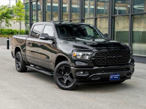 Diamond Black Crystal Pearlcoat 2022 RAM 1500 Big Horn/Lone Star