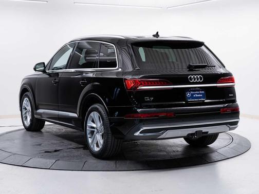 Night Black 2021 Audi Q7 45 Premium Plus