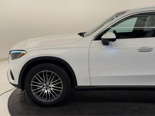 Polar White 2026 Mercedes-Benz GLC 300 4MATIC
