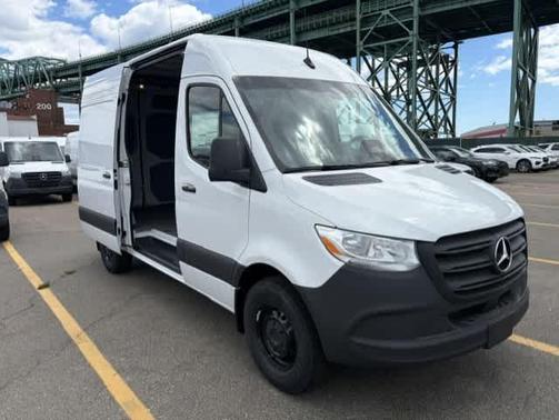 Arctic White 2026 Mercedes-Benz Sprinter 2500 Standard Roof