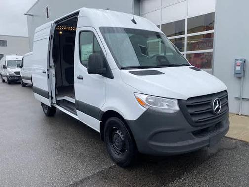Arctic White 2026 Mercedes-Benz Sprinter 2500 Standard Roof