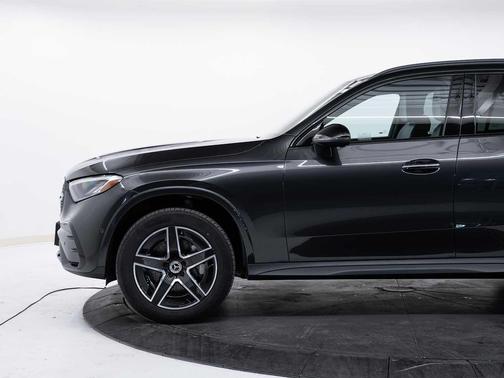Graphite Grey Metallic 2023 Mercedes-Benz GLC 300 4MATIC