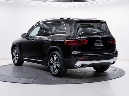 Night Black 2026 Mercedes-Benz GLB 250 4MATIC