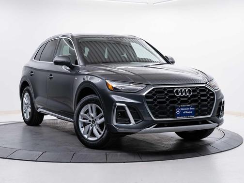 Daytona Gray Pearl Effect 2023 Audi Q5 45 S line Premium