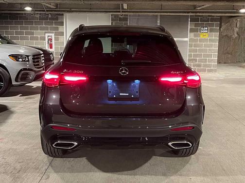 2025 Mercedes-Benz GLC 300 4MATIC