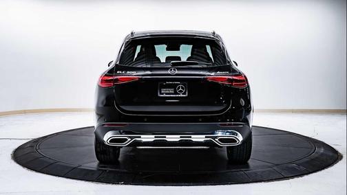 2025 Mercedes-Benz GLC 300 4MATIC