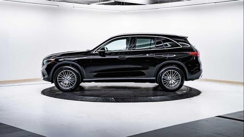 2025 Mercedes-Benz GLC 300 4MATIC