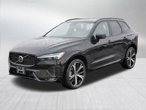 2022 Volvo XC60 B6 R-Design