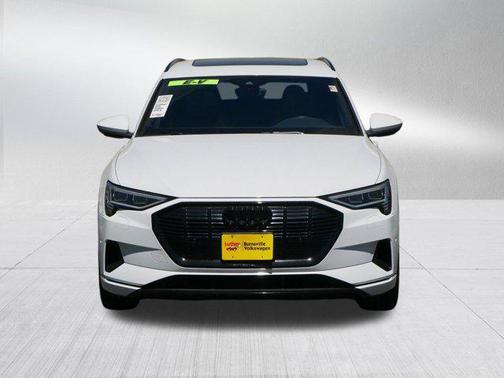 2022 Audi e-tron Premium Plus