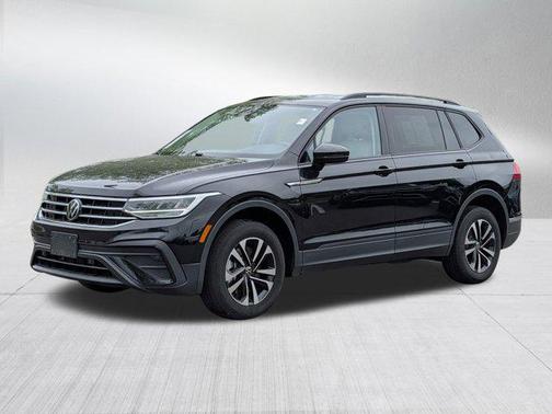 Deep Black Pearl 2023 Volkswagen Tiguan 2.0T S 4MOTION