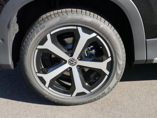 2025 Volkswagen Tiguan 2.0T SE 4MOTION