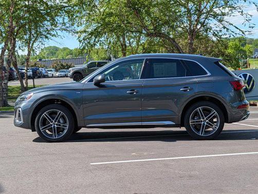 Daytona Gray Pearl Effect 2023 Audi Q5 55 S line Premium Plus