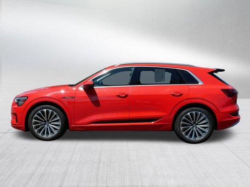 2019 Audi e-tron Premium Plus
