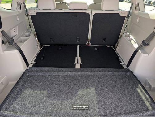 avocado green pearl 2026 Volkswagen Atlas 2.0T SEL