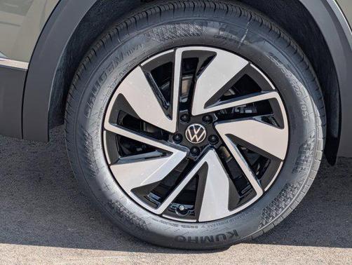 avocado green pearl 2026 Volkswagen Atlas 2.0T SEL