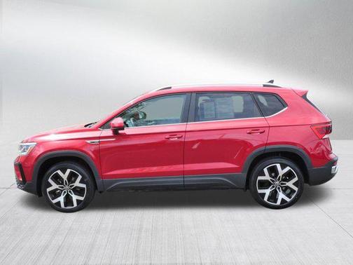 Kings Red Metallic 2022 Volkswagen Taos 1.5T SEL