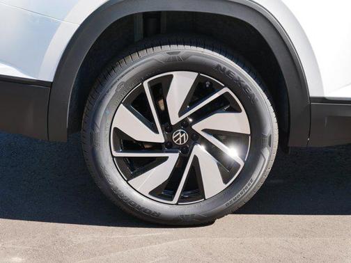 2026 Volkswagen Atlas 2.0T SE w/Technology 4MOTION