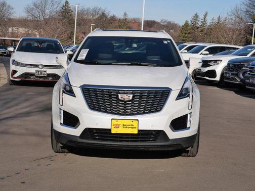 Crystal White Tricoat 2022 Cadillac XT5 Luxury