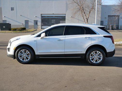 Crystal White Tricoat 2022 Cadillac XT5 Luxury