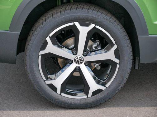 2025 Volkswagen Taos 1.5T SEL