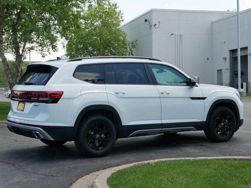 2025 Volkswagen Atlas 2.0T Peak Edition