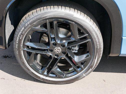 2025 Volkswagen Tiguan 2.0T SE R-Line Black 4MOTION