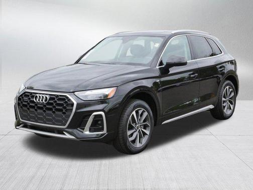 Mythos Black Metallic 2023 Audi Q5 45 S line Premium Plus