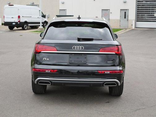 Mythos Black Metallic 2023 Audi Q5 45 S line Premium Plus