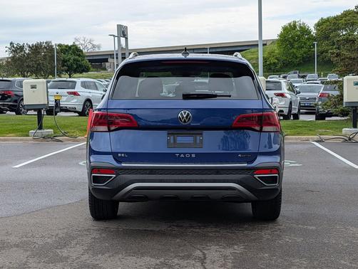 Dusk Blue Metallic 2023 Volkswagen Taos 1.5T SEL