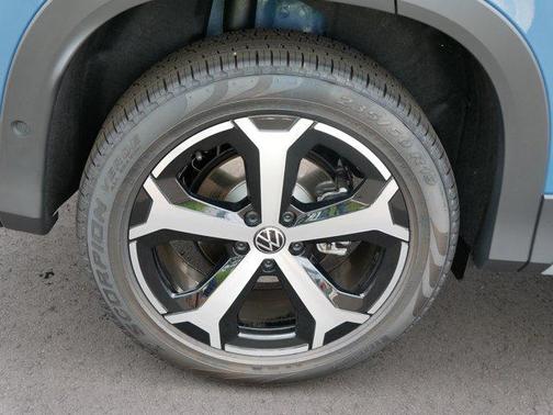 2025 Volkswagen Tiguan 2.0T SE 4MOTION
