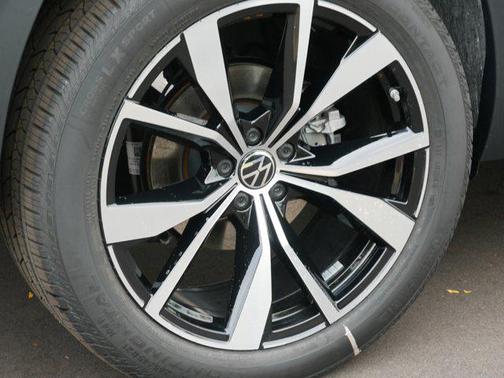 2026 Volkswagen Atlas 2.0T SEL Premium R-Line 4MOTION