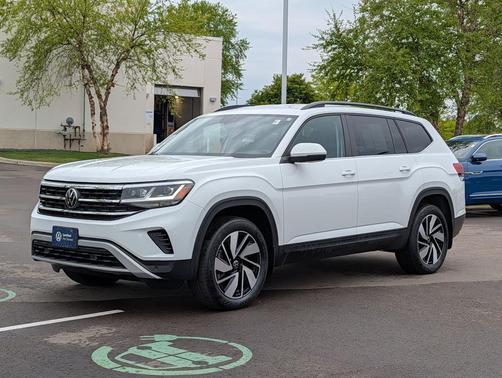 Pure White 2023 Volkswagen Atlas 3.6L SE w/Technology