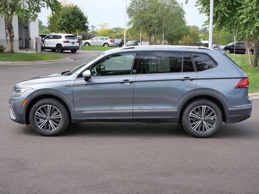 2024 Volkswagen Tiguan 2.0T Wolfsburg Edition