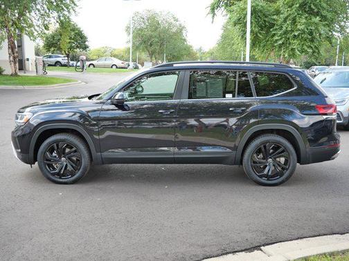 2022 Volkswagen Atlas 3.6L SE w/Technology