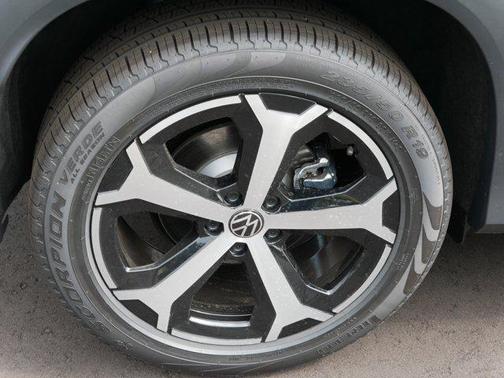 2025 Volkswagen Tiguan 2.0T SE 4MOTION