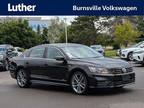 Deep Black Pearl 2017 Volkswagen Passat 1.8T R-Line w/Comfort
