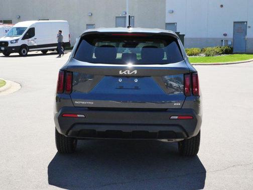 Gravity Grey 2023 Kia Sorento LX