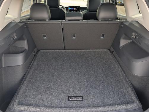 platinum gray metallic 2026 Volkswagen Tiguan 2.0T SE