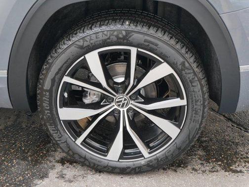 2025 Volkswagen Atlas 2.0T SEL Premium R-Line 4MOTION
