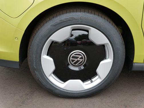 2025 Volkswagen ID. Buzz Pro S Plus with 4MOTION