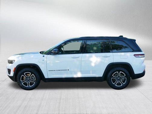 2022 Jeep Grand Cherokee 4xe Trailhawk