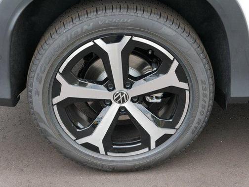 2025 Volkswagen Tiguan 2.0T SE 4MOTION